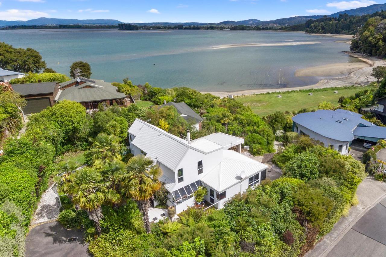 Beach Front:Palms-On-The-Beach.Kaiteriteri. 외부 사진